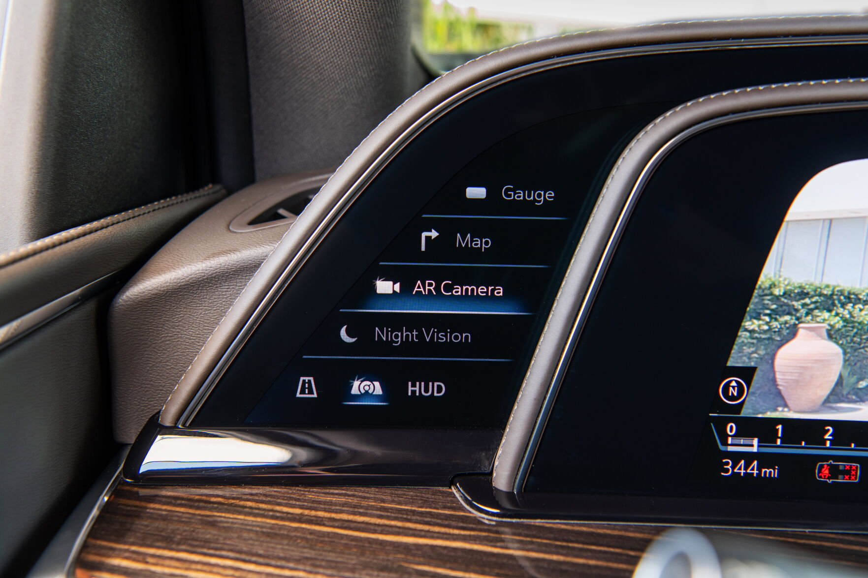 The OLED display in the 2021 Escalade includes a 7.2” diagonal